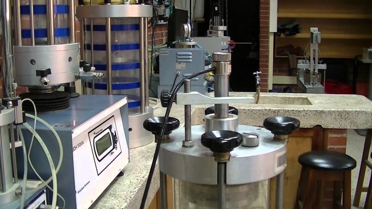 Equipo Triaxial